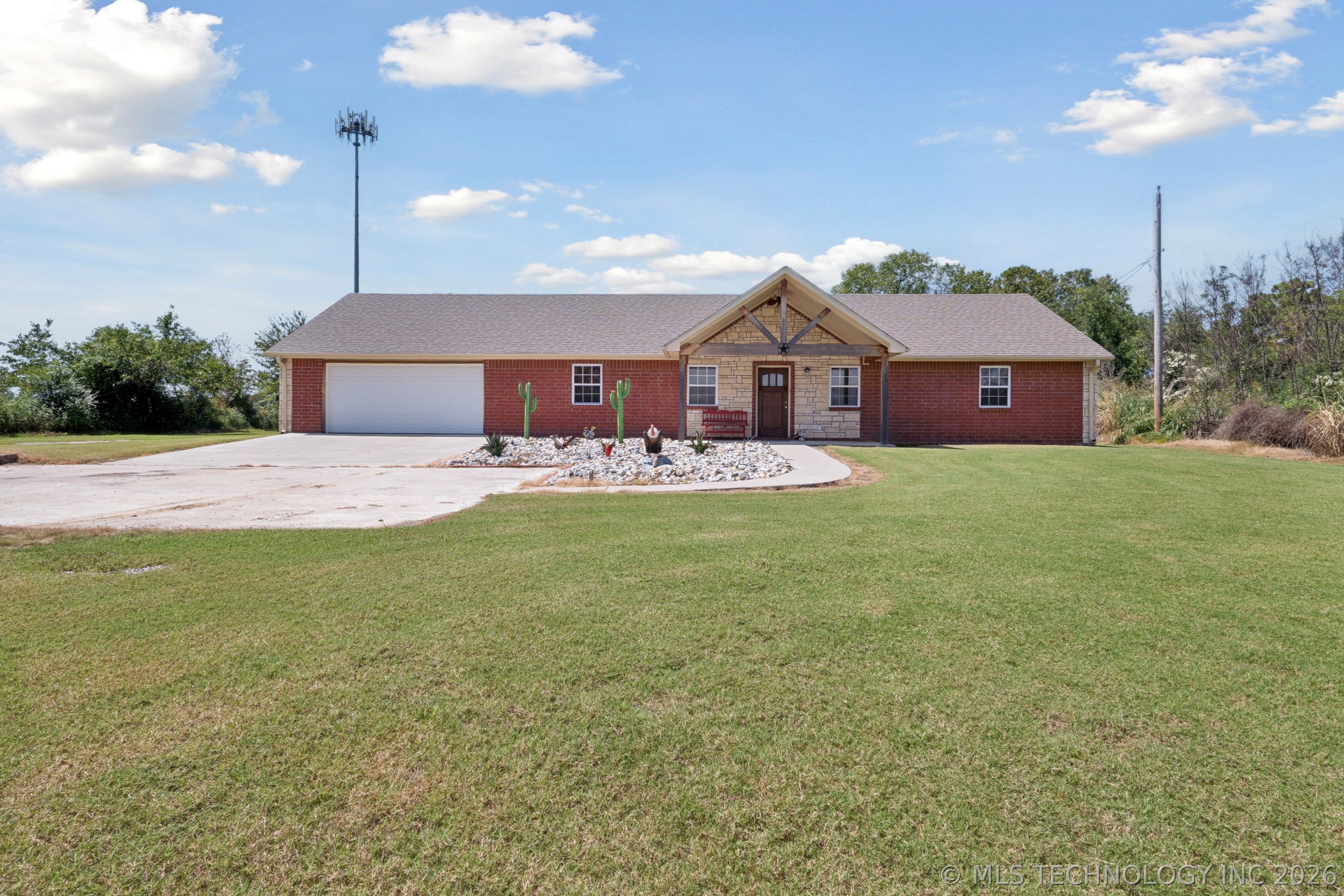15375 N 247th Road Property Photo 3
