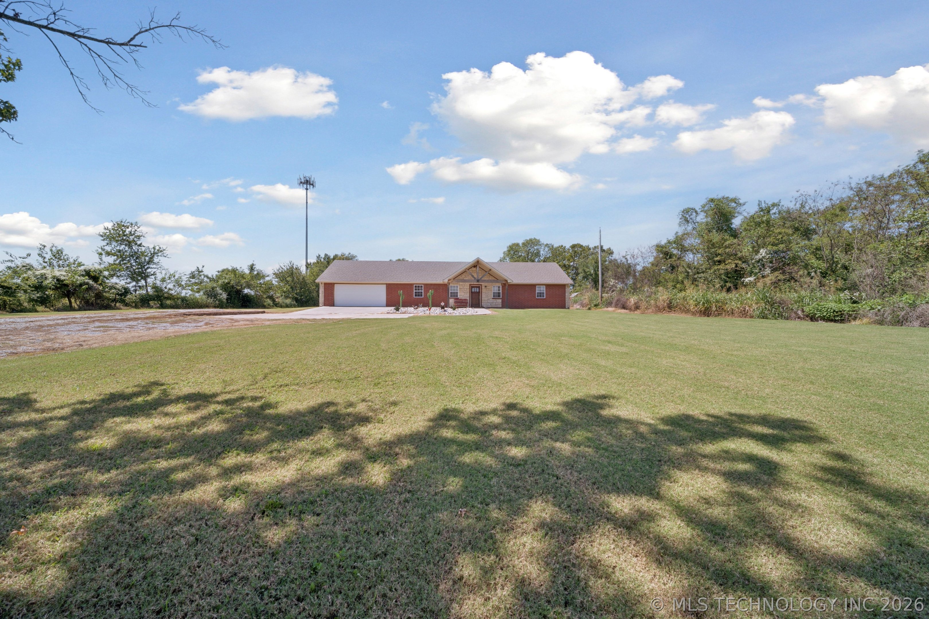 15375 N 247th Road Property Photo 5