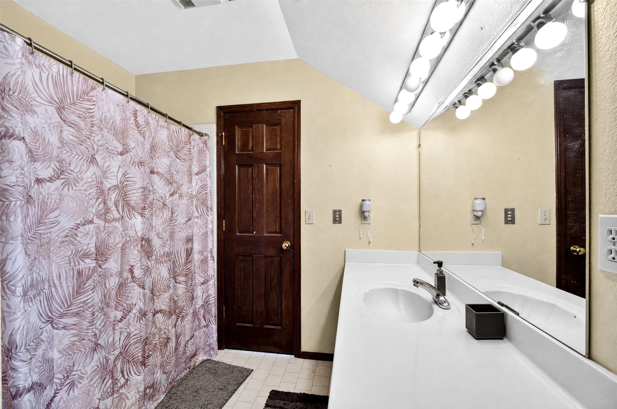 151 S 2nd Street Property Photo 39