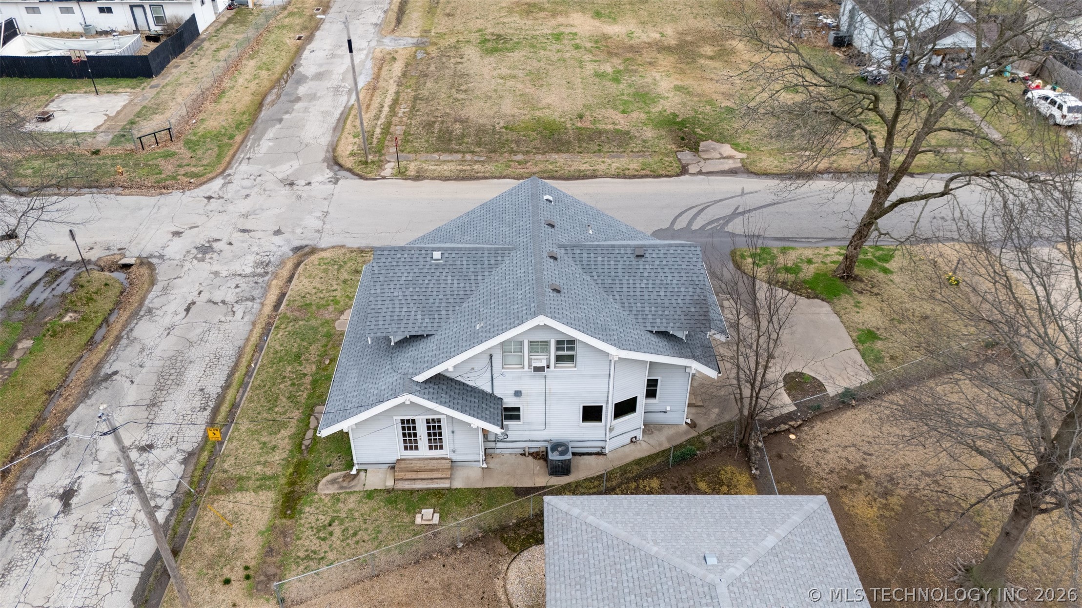 501 S Thompson Street Property Photo 26