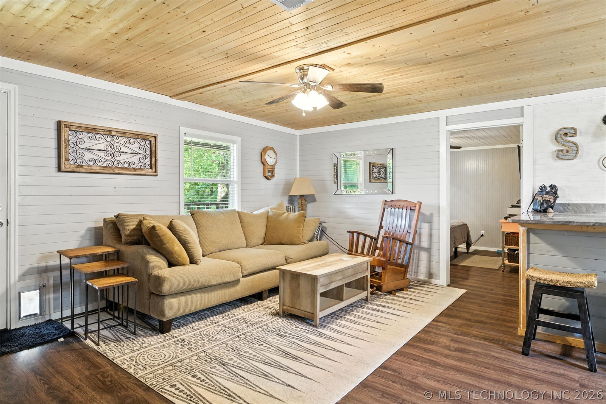 674 Evergreen Lane Property Photo 3