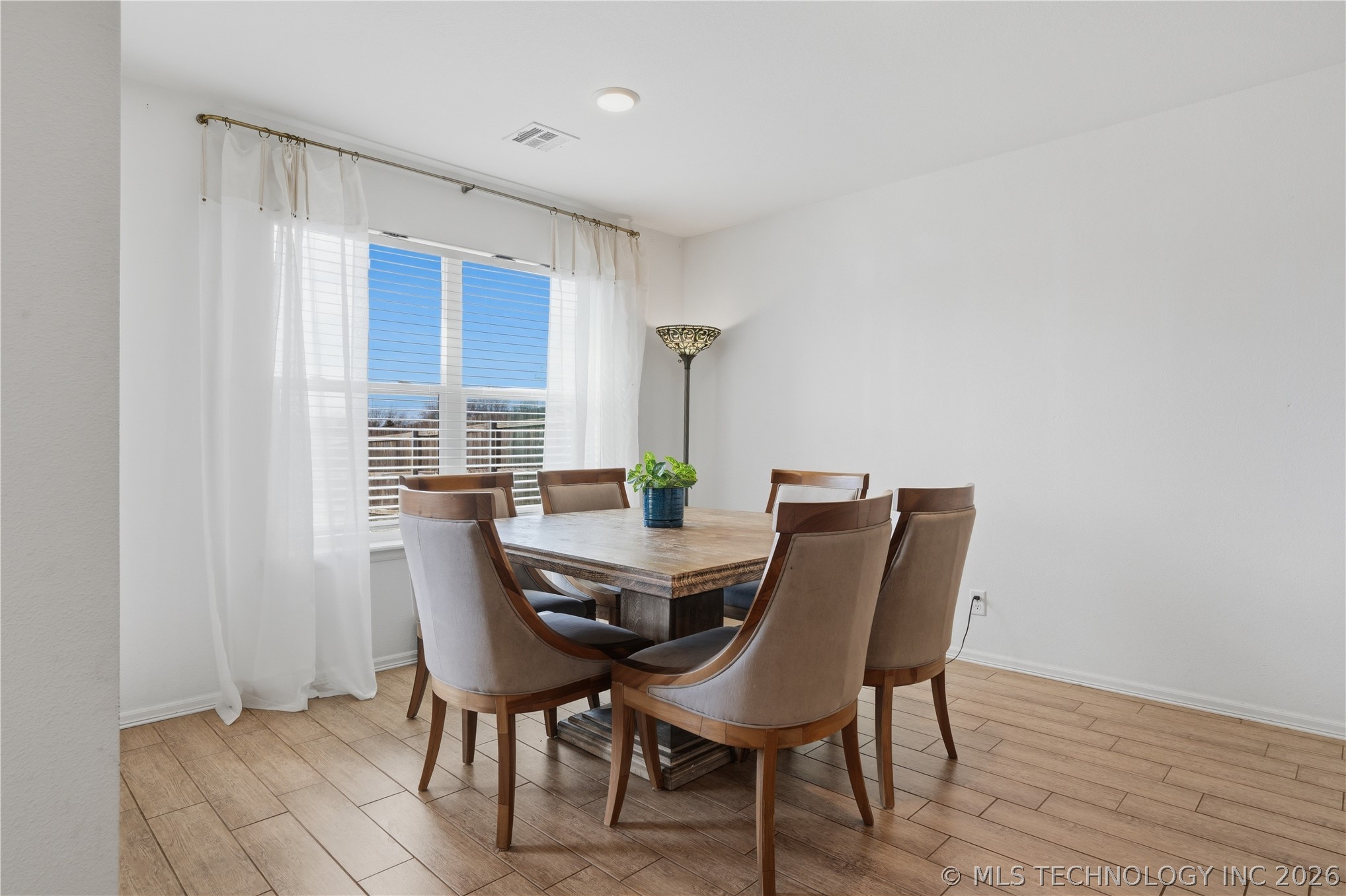 12216 N 130 Avenue Property Photo 14