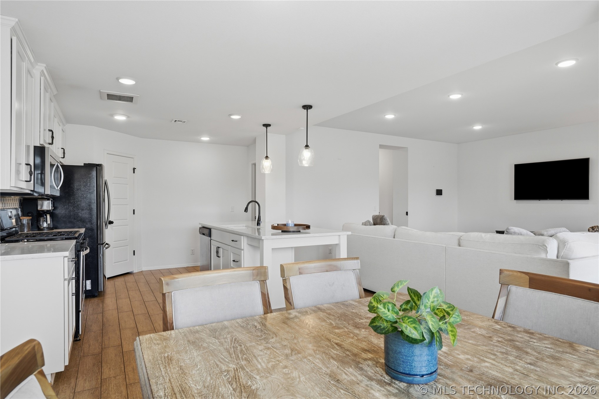 12216 N 130 Avenue Property Photo 15