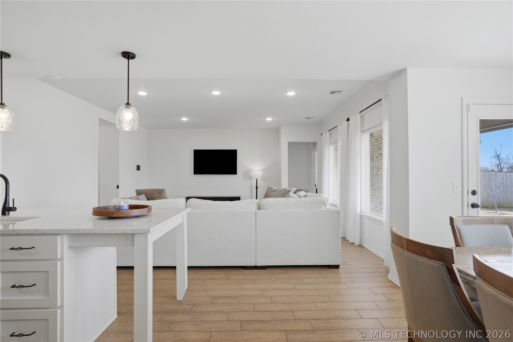 12216 N 130 Avenue Property Photo 16