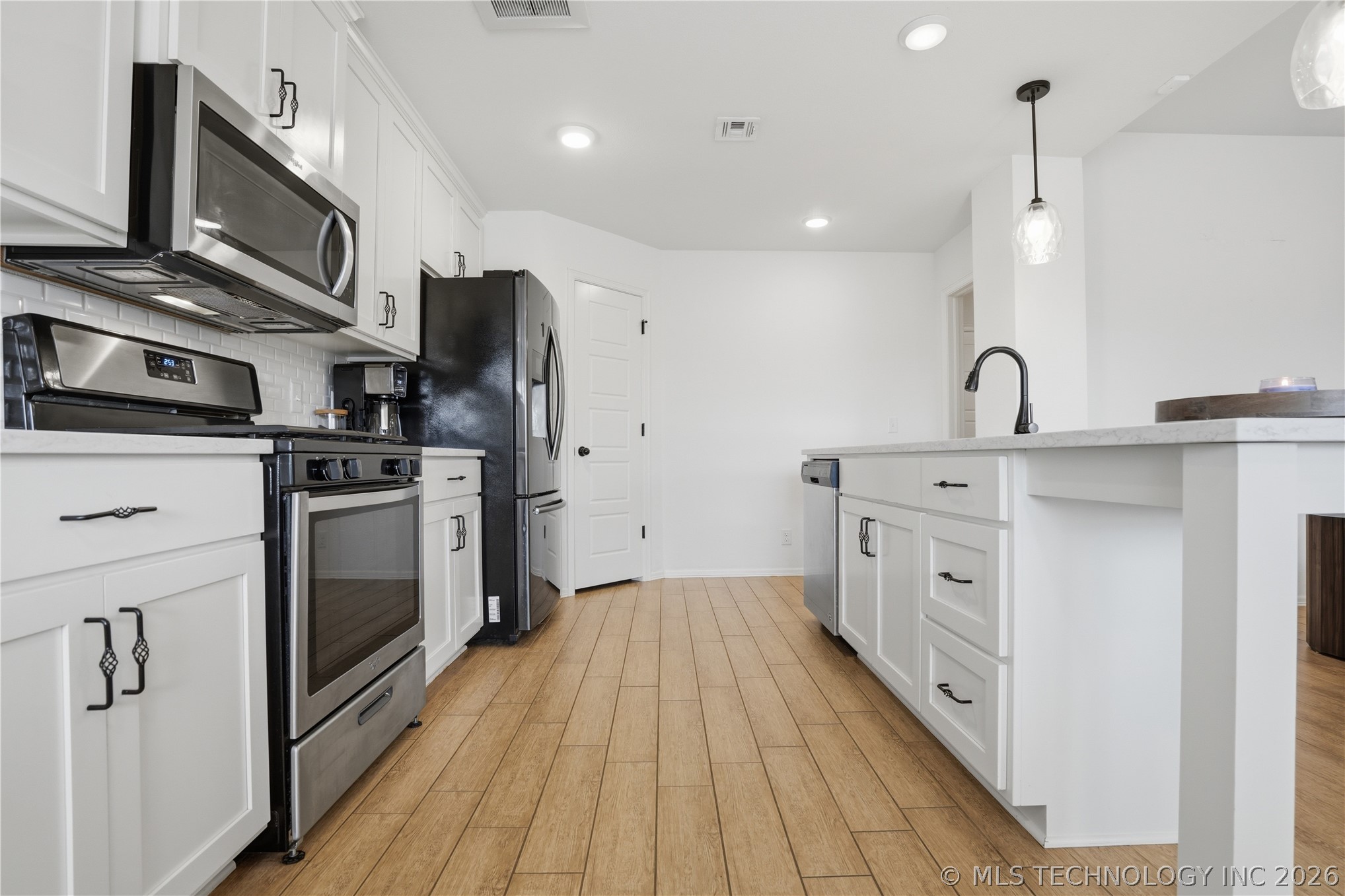 12216 N 130 Avenue Property Photo 17