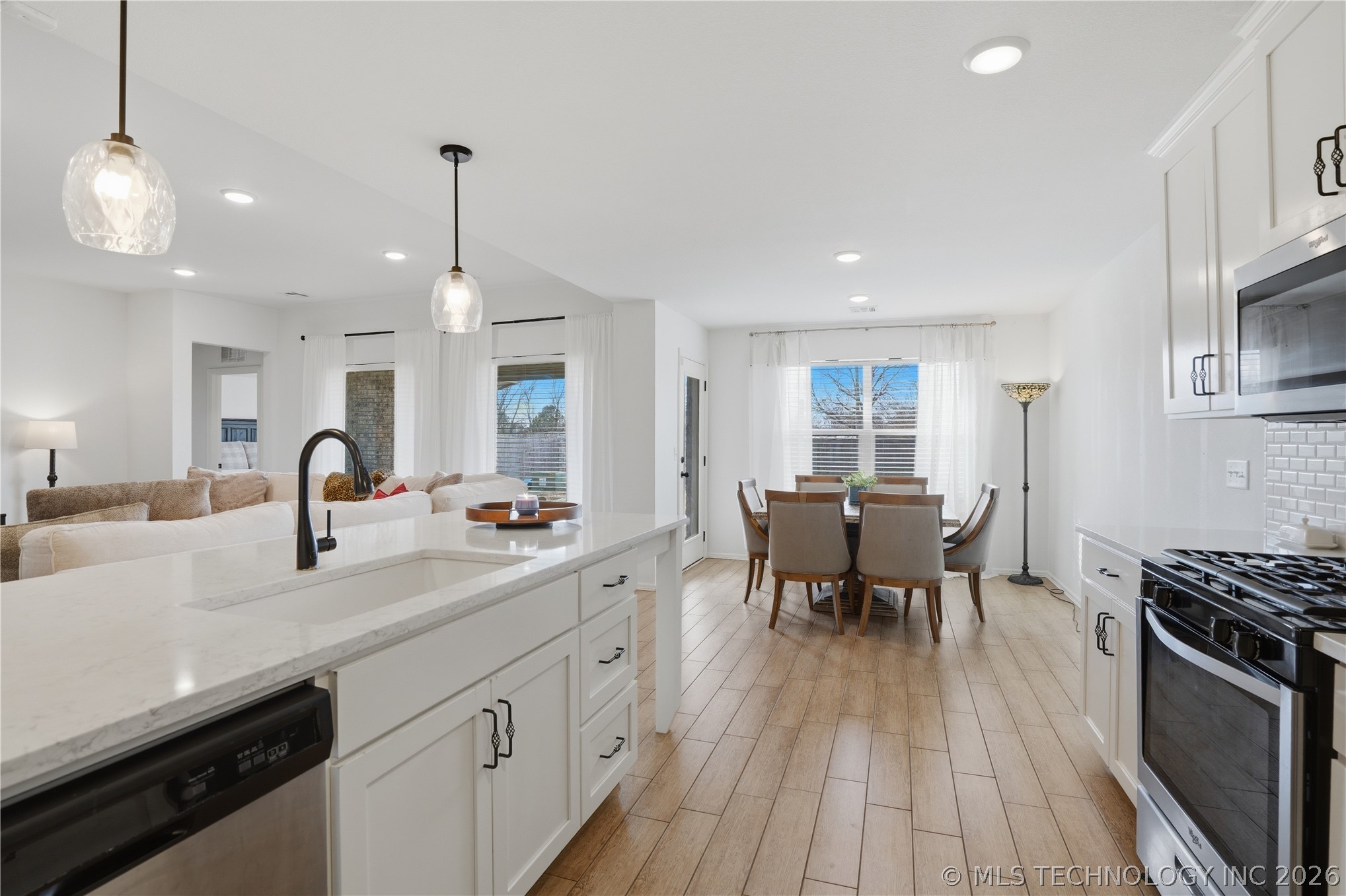 12216 N 130 Avenue Property Photo 18
