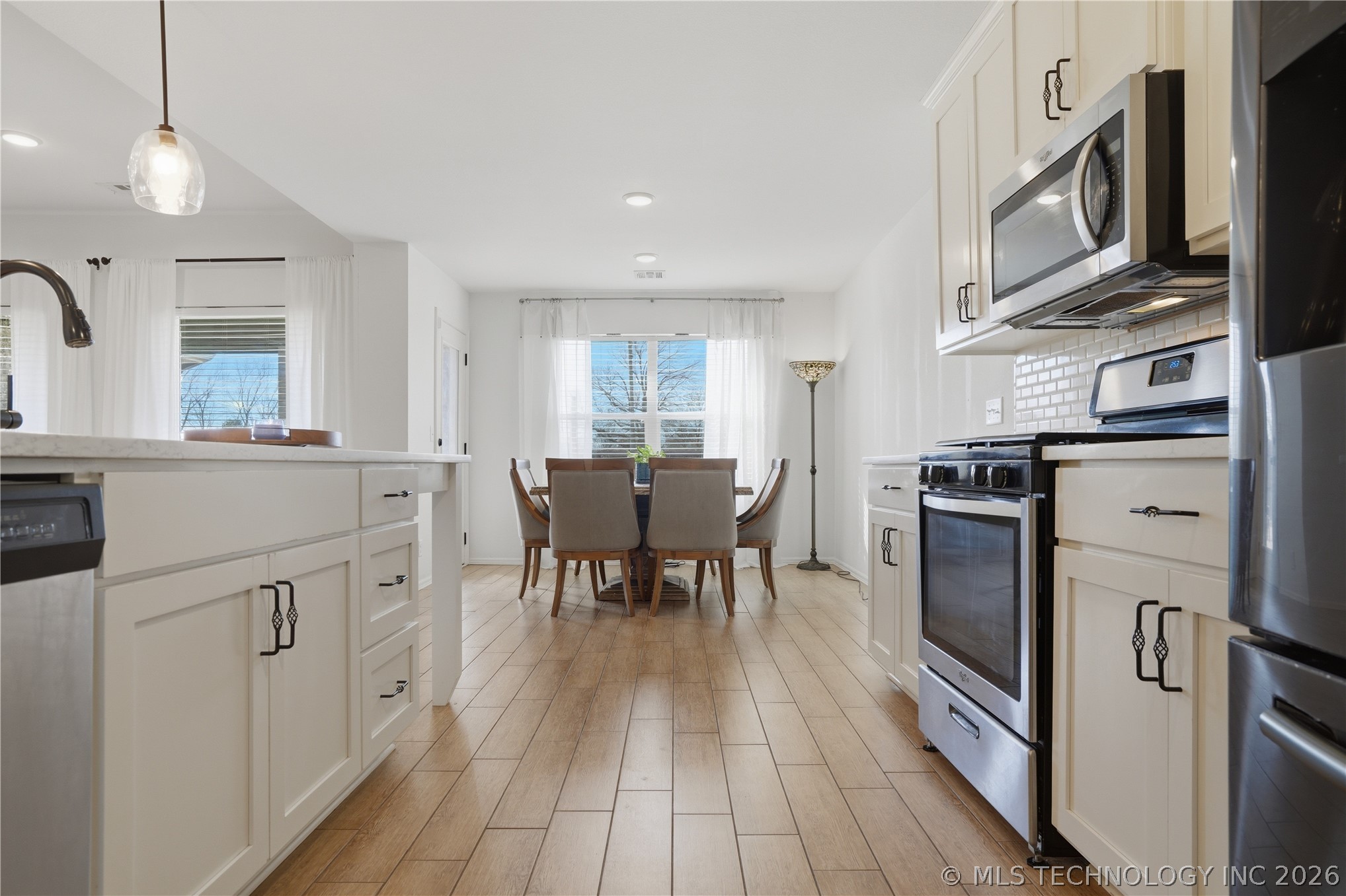 12216 N 130 Avenue Property Photo 21
