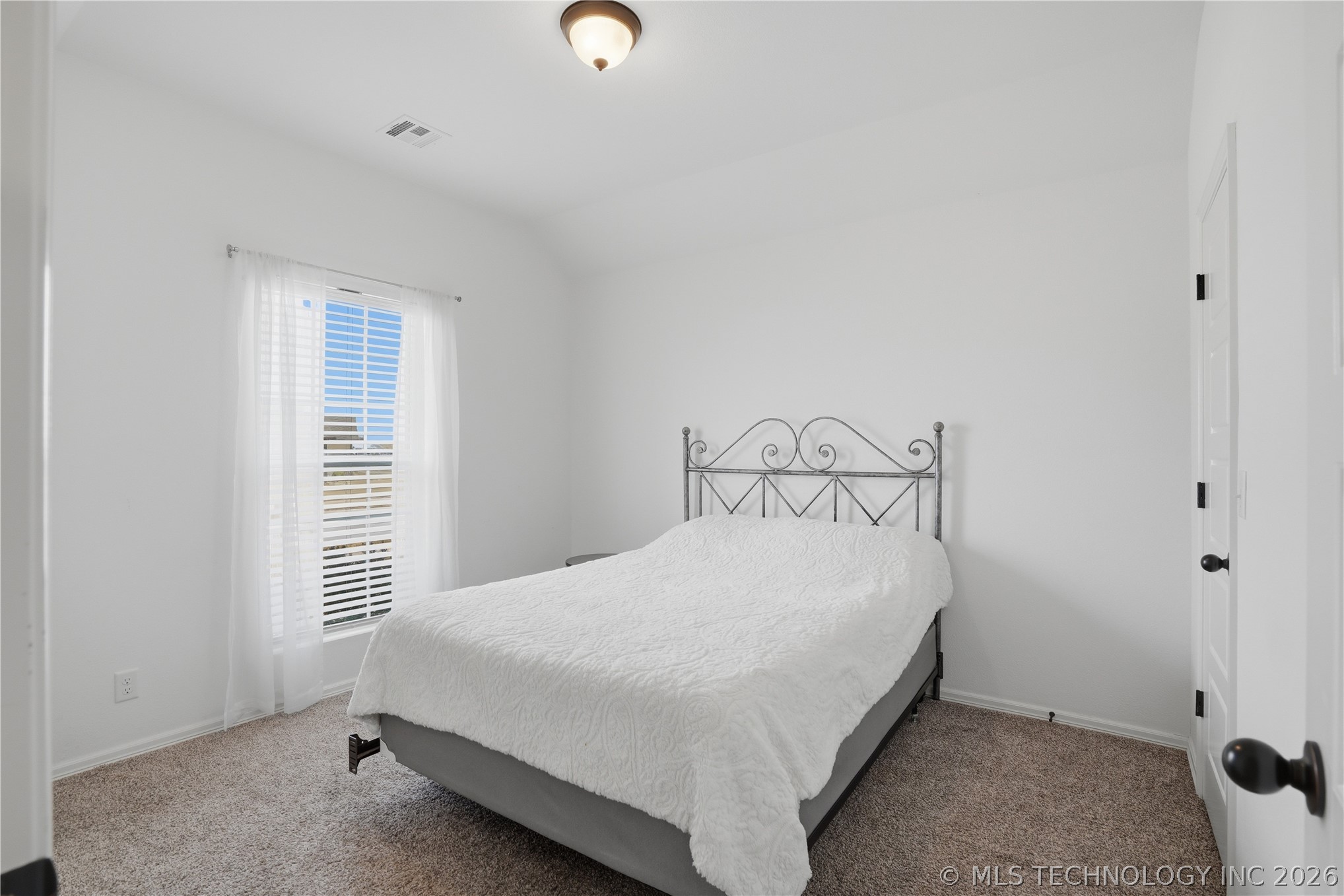 12216 N 130 Avenue Property Photo 32