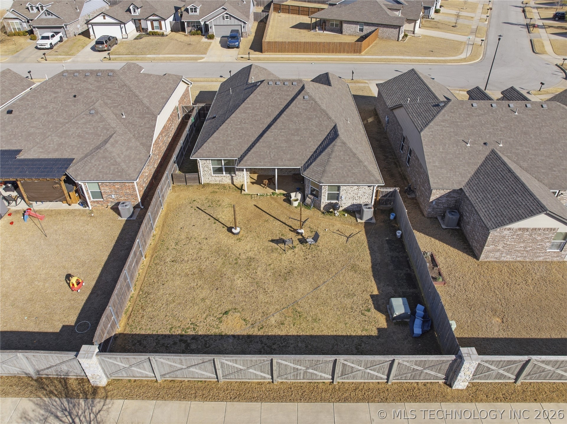 12216 N 130 Avenue Property Photo 42