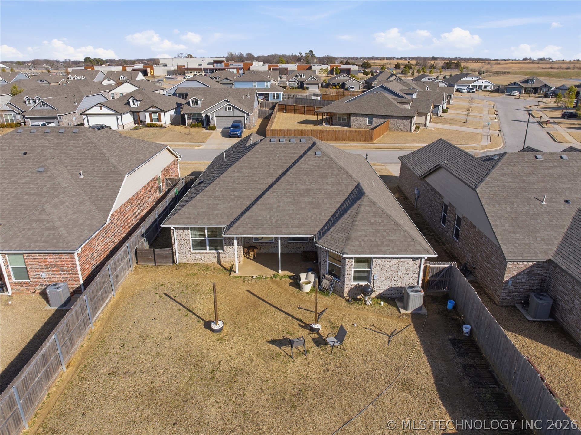 12216 N 130 Avenue Property Photo 43