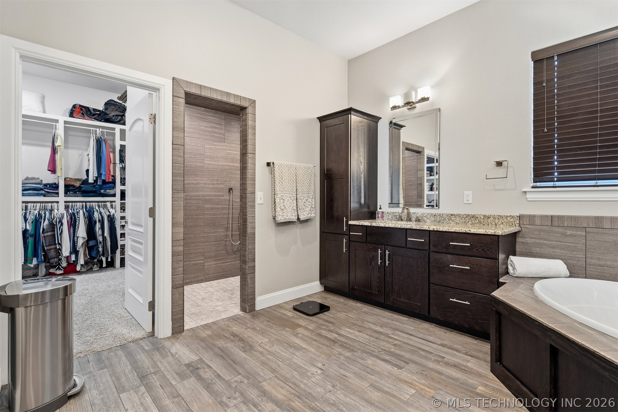 1451 Gateway Road Property Photo 22
