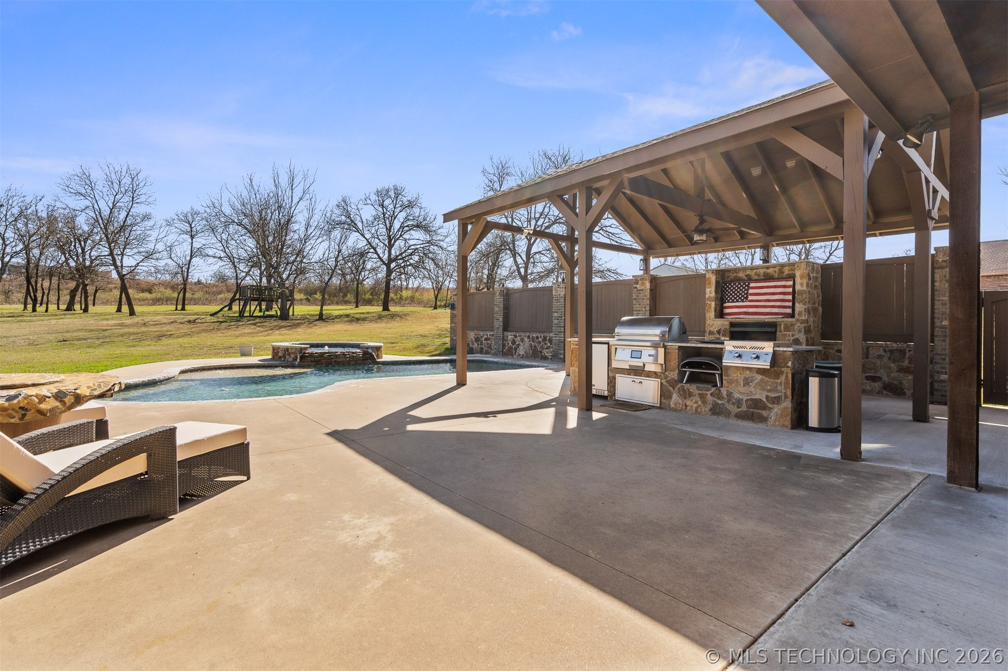 1451 Gateway Road Property Photo 43