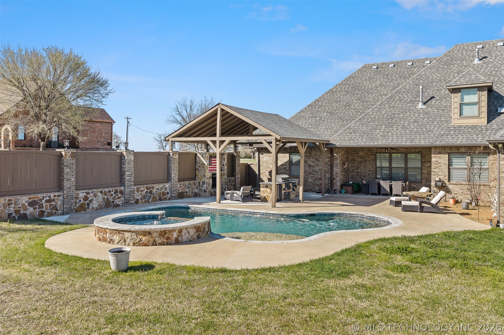 1451 Gateway Road Property Photo 49
