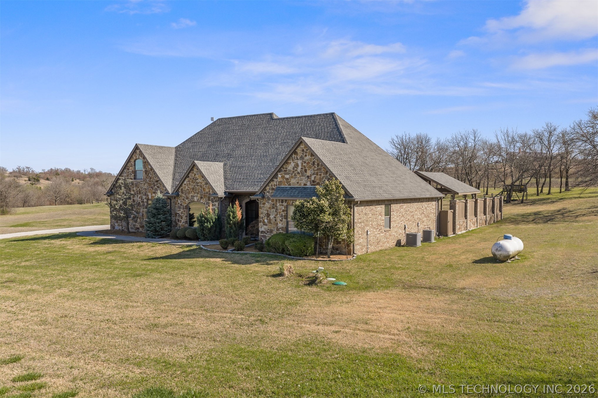 1451 Gateway Road Property Photo 54