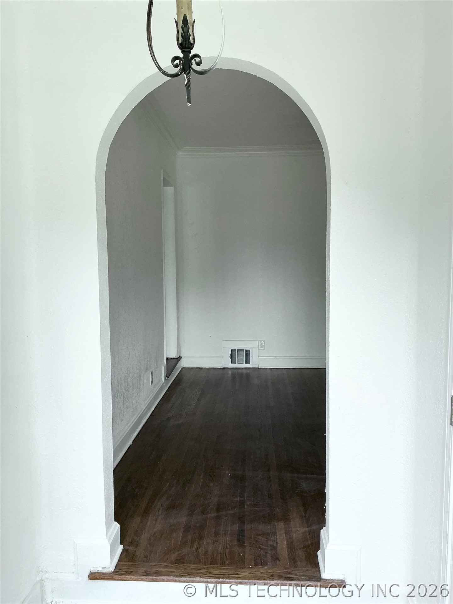 2424 N Boston Avenue Property Photo 2