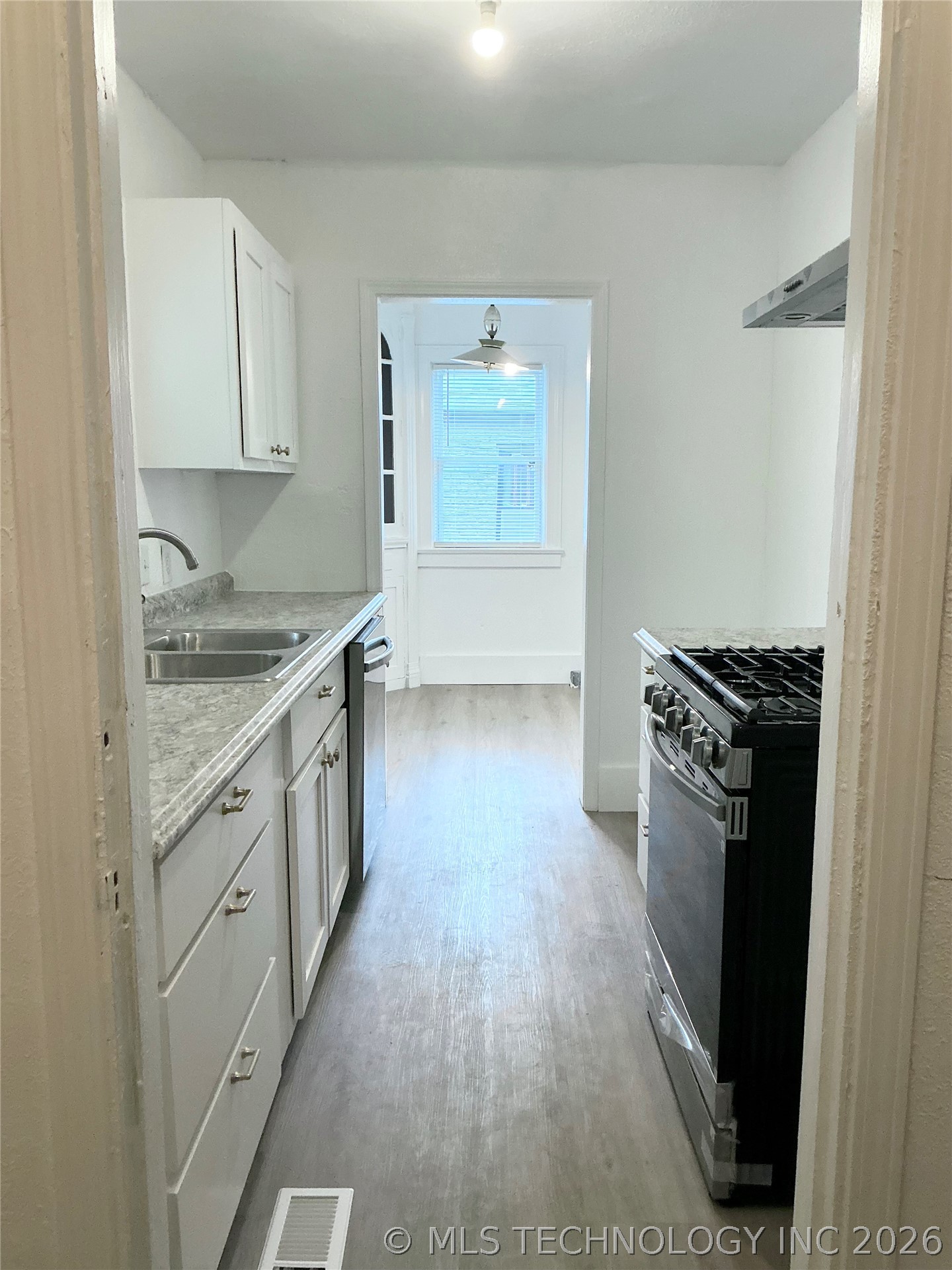 2424 N Boston Avenue Property Photo 12