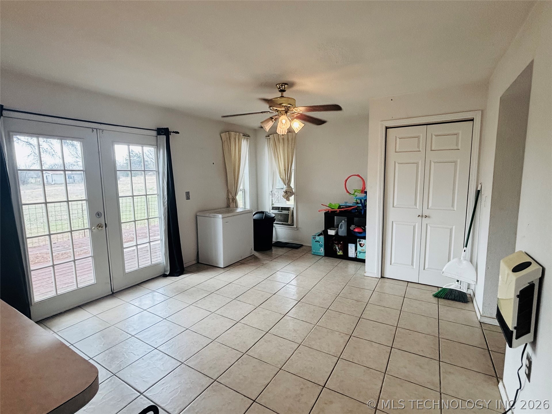 918 Harvey Road Property Photo 5