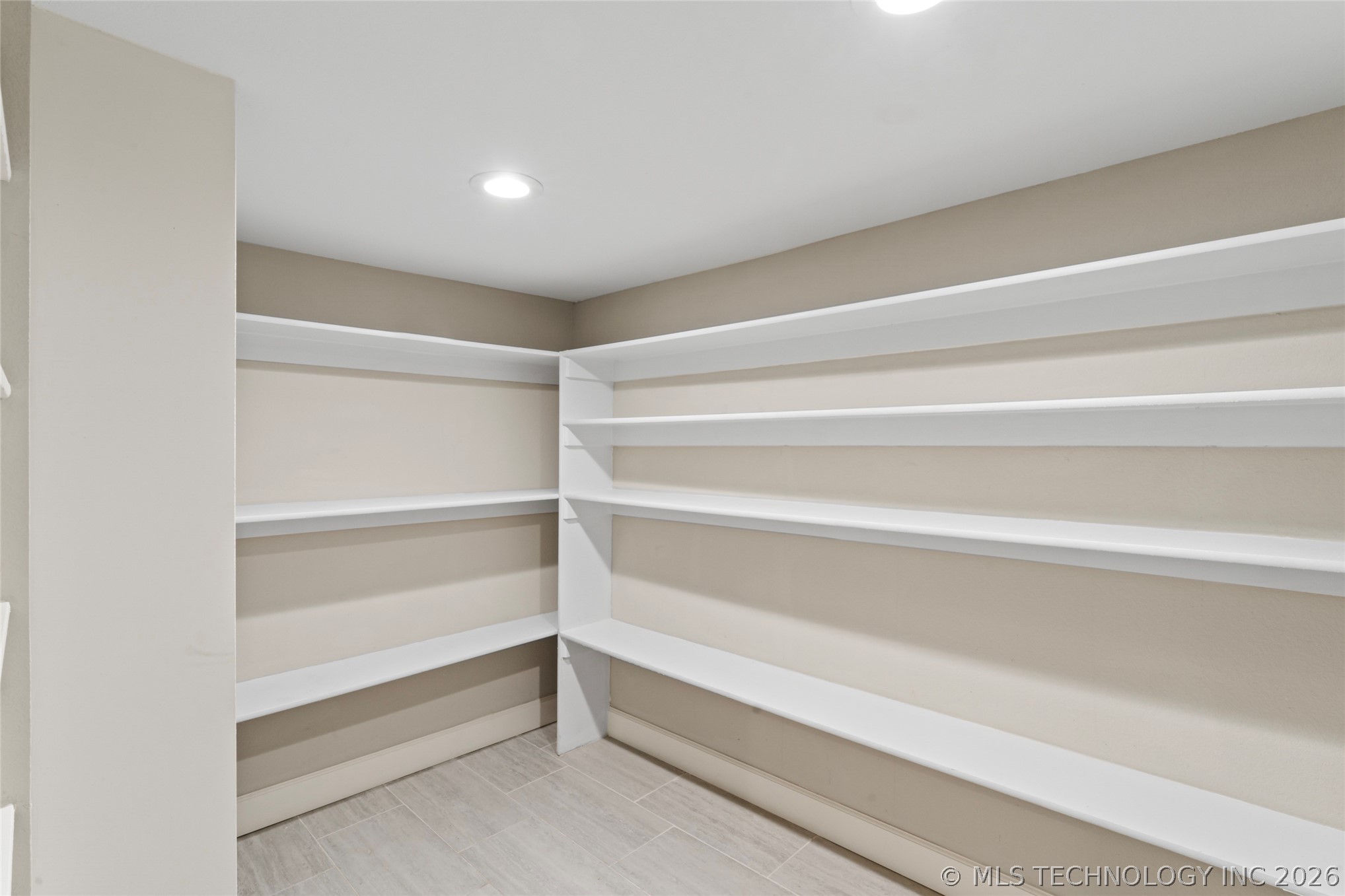 2448 E 56th Place Property Photo 14
