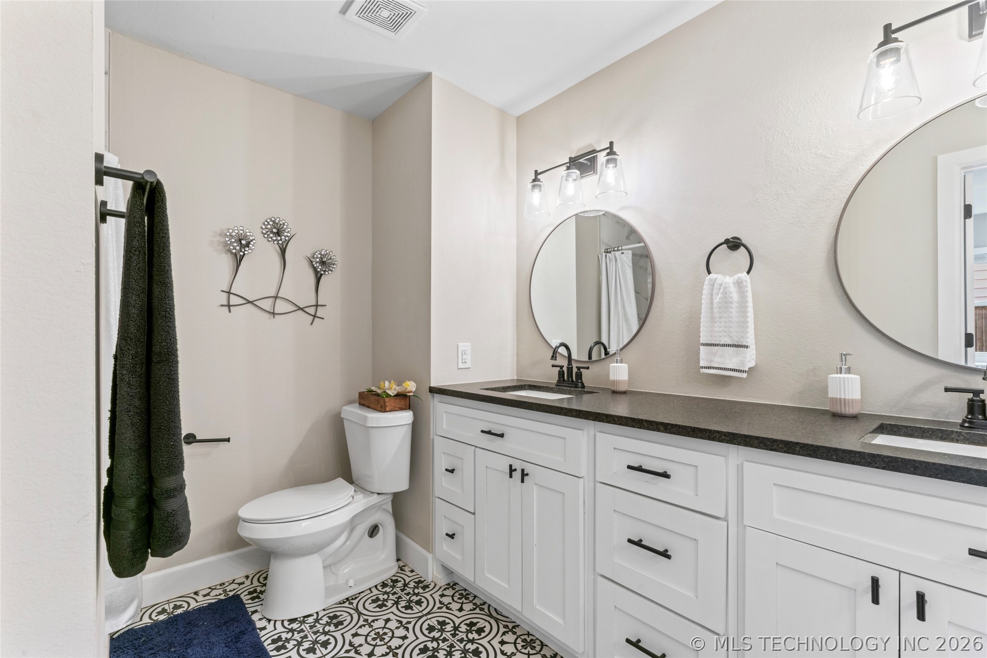 2448 E 56th Place Property Photo 21
