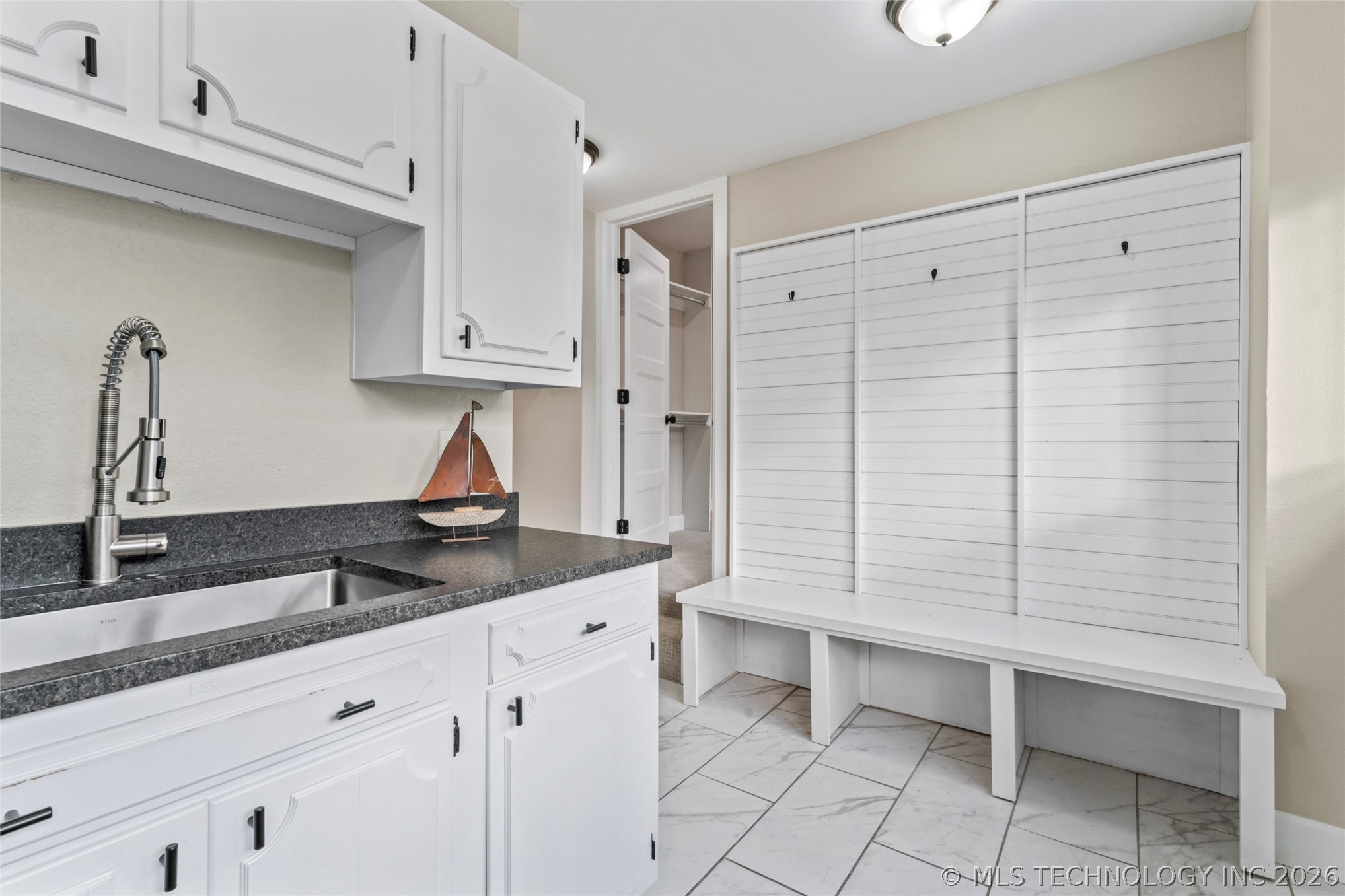 2448 E 56th Place Property Photo 23