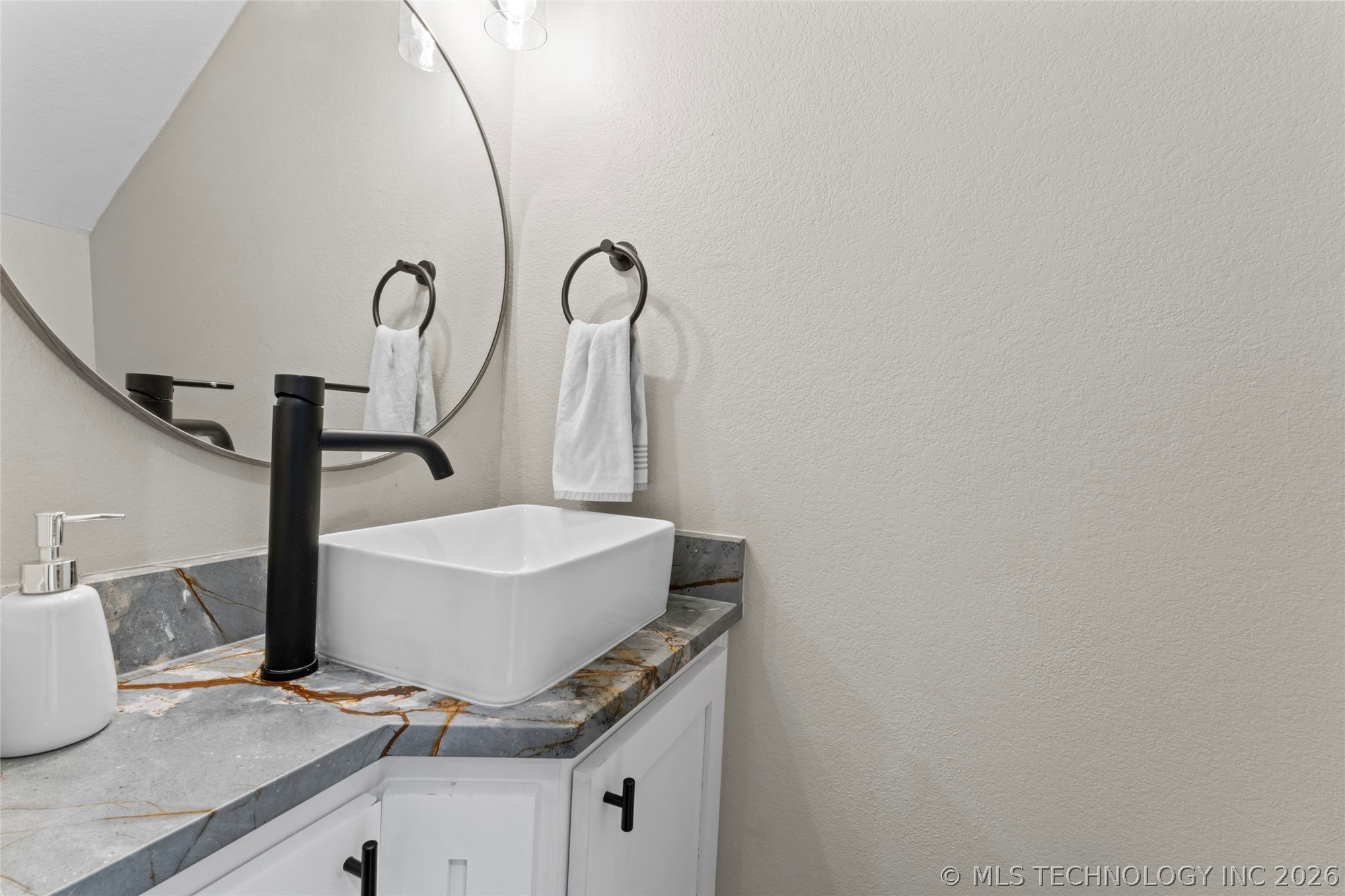 2448 E 56th Place Property Photo 26