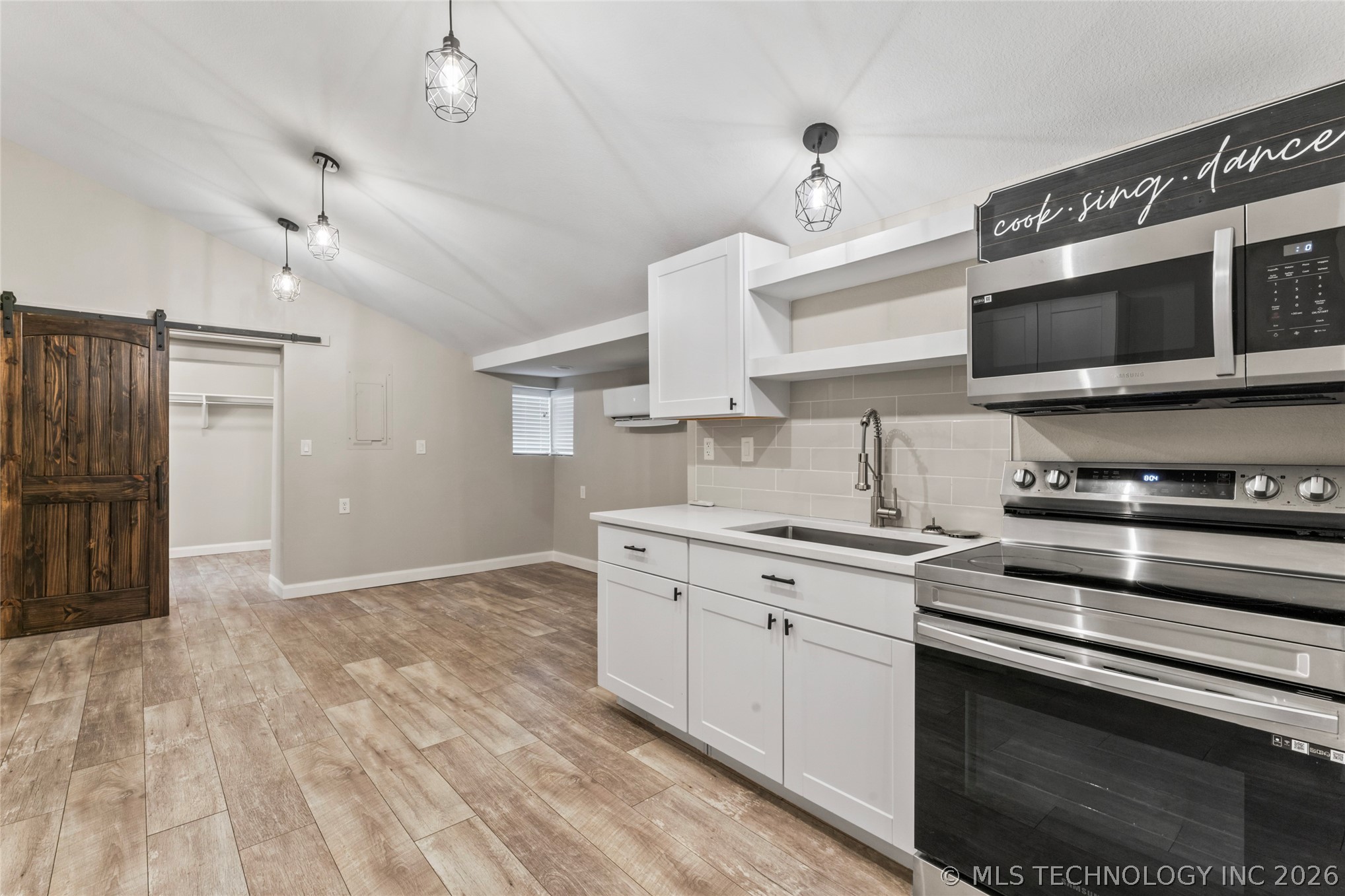 2448 E 56th Place Property Photo 38