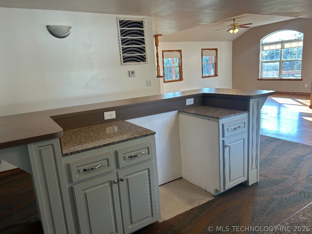 30245 S 210th Road Property Photo 9