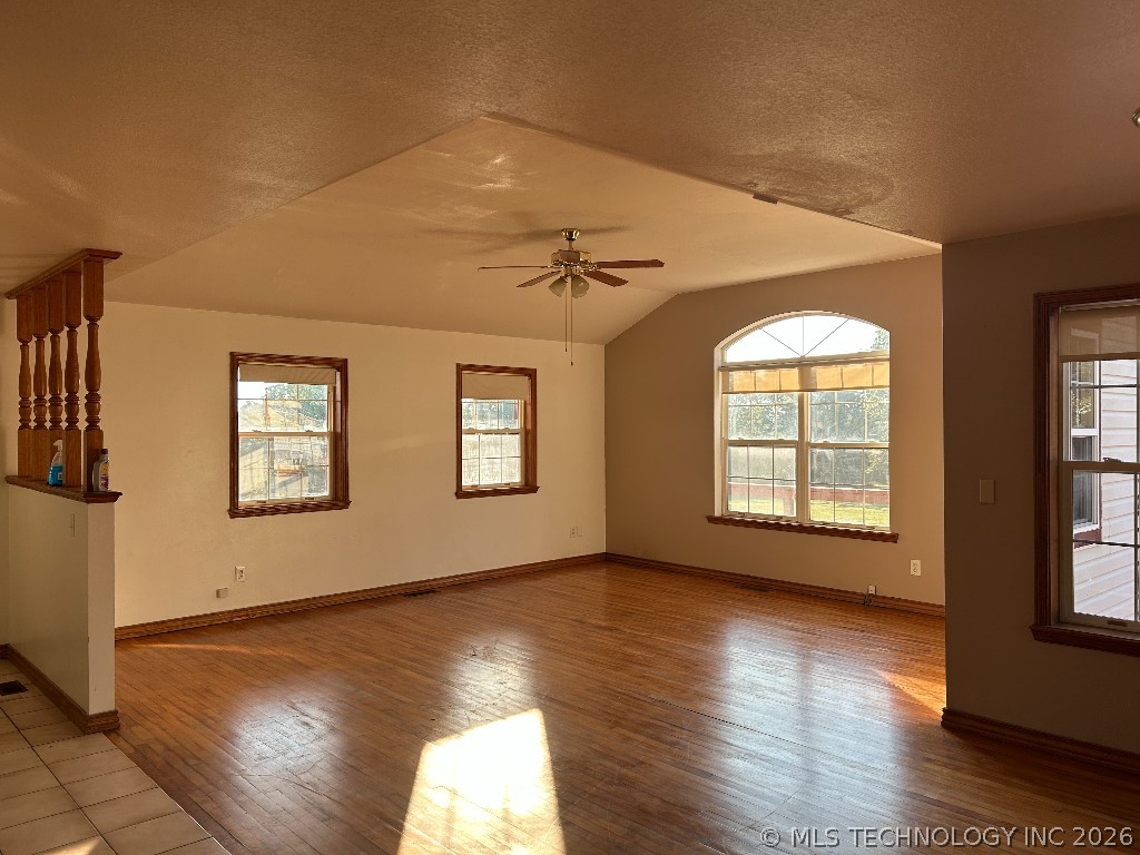 30245 S 210th Road Property Photo 13