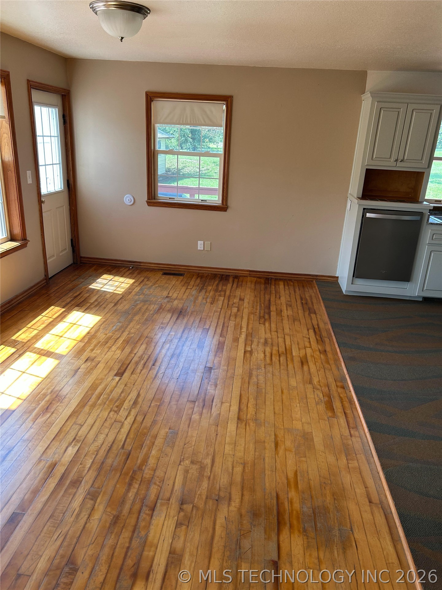 30245 S 210th Road Property Photo 14