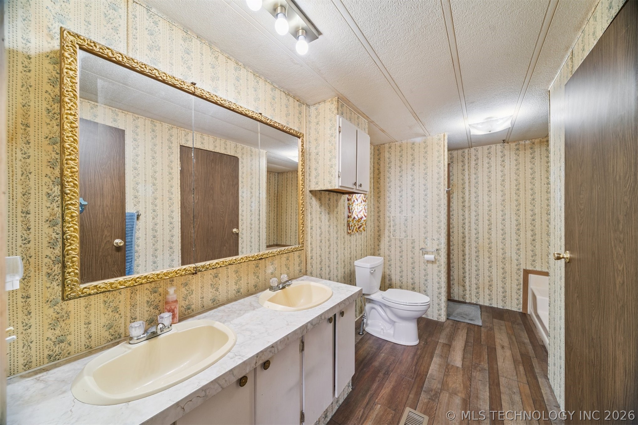 358126 E 5400 Road Property Photo 4