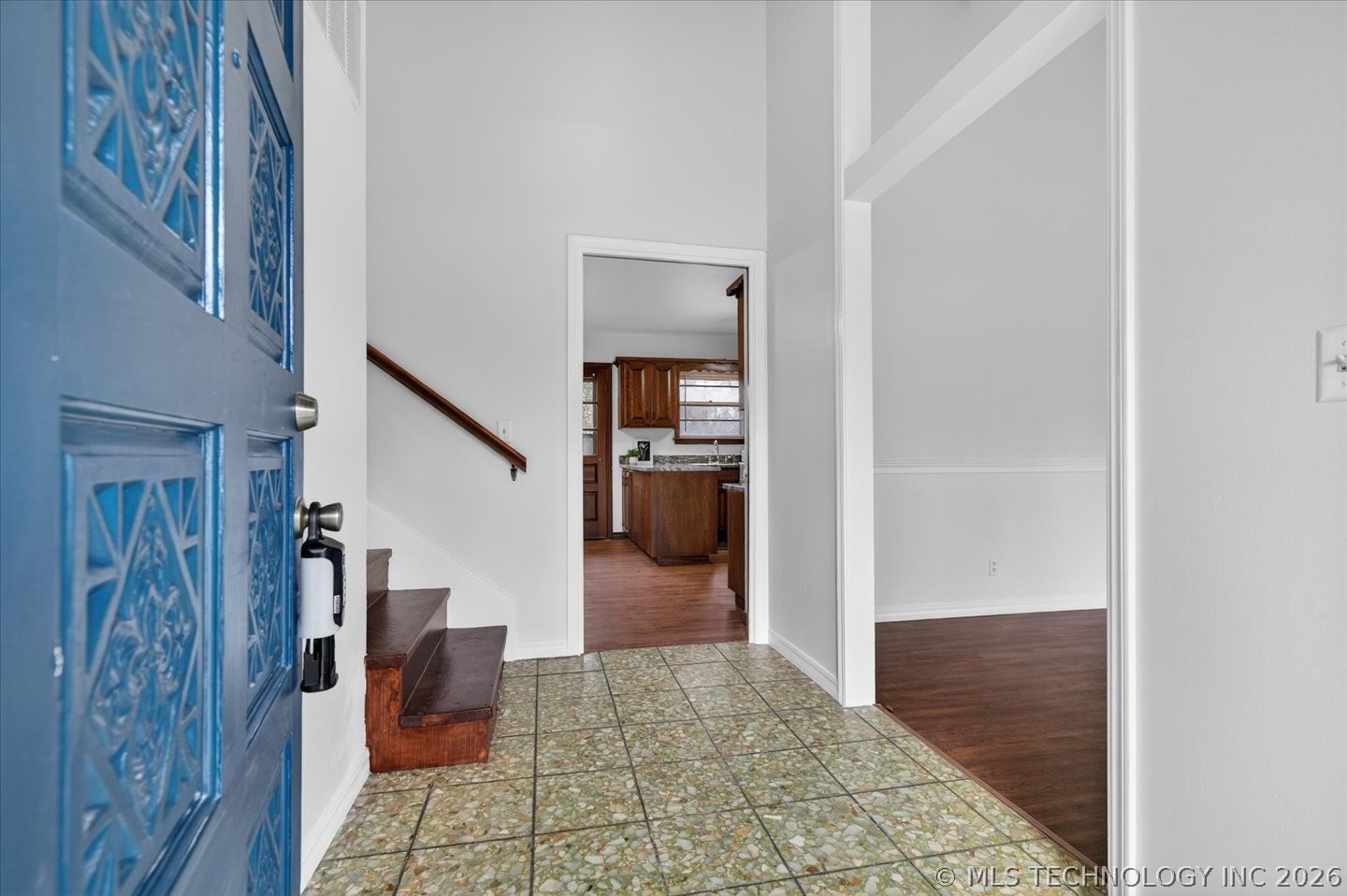 837 Winding Way Property Photo 2