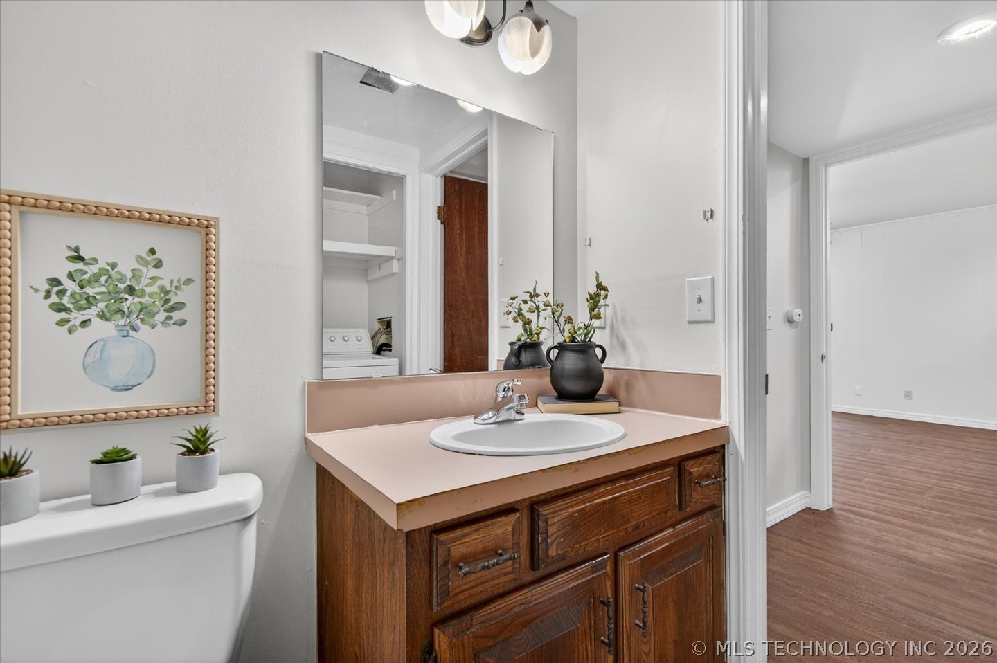 837 Winding Way Property Photo 16