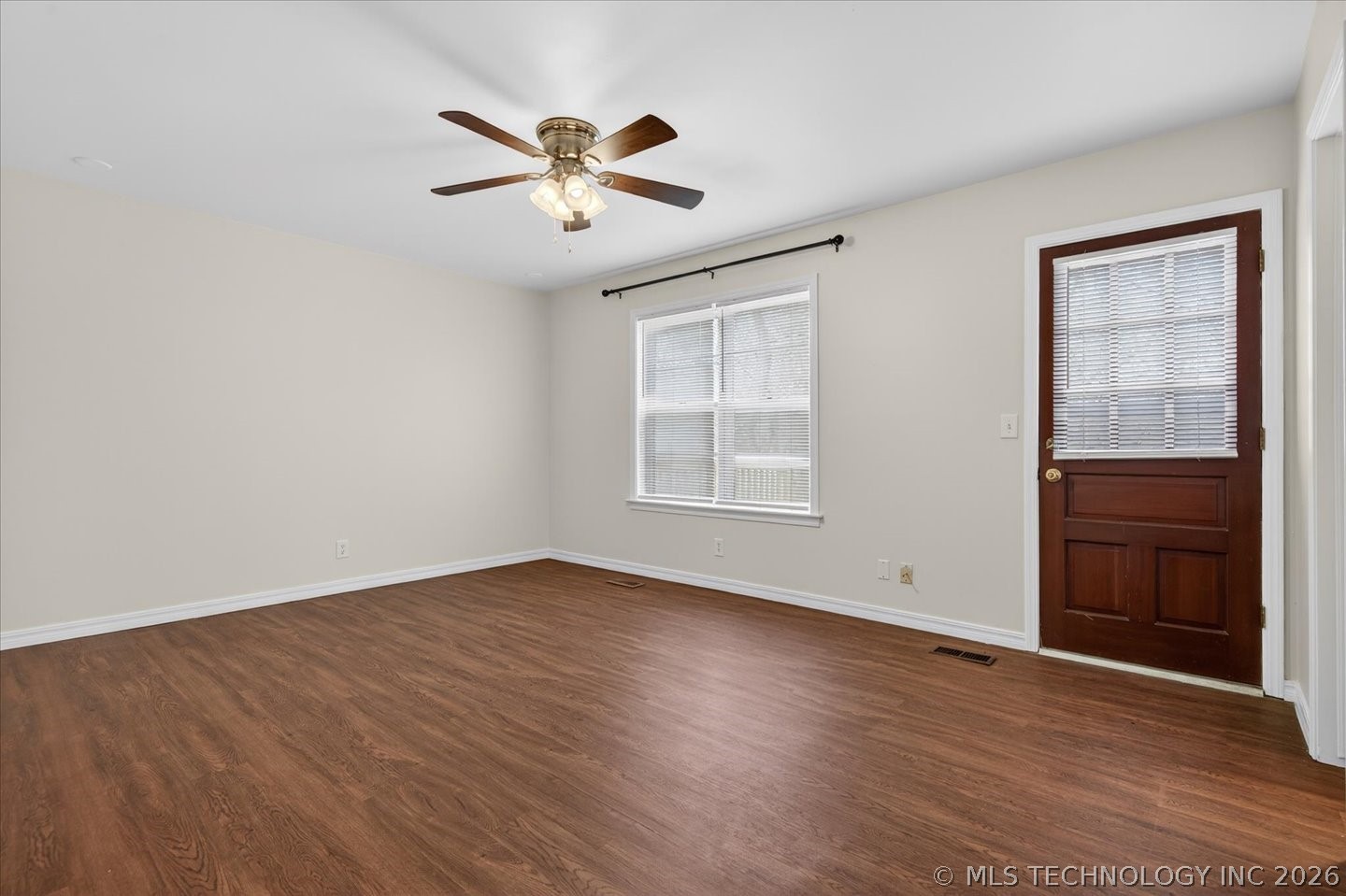 837 Winding Way Property Photo 19
