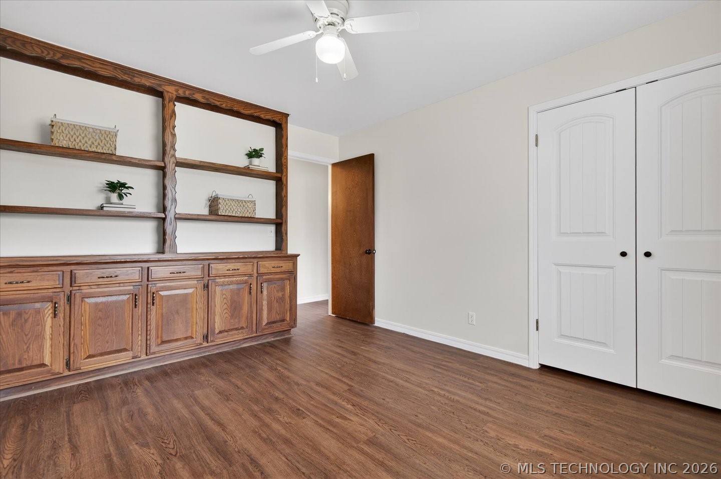 837 Winding Way Property Photo 24