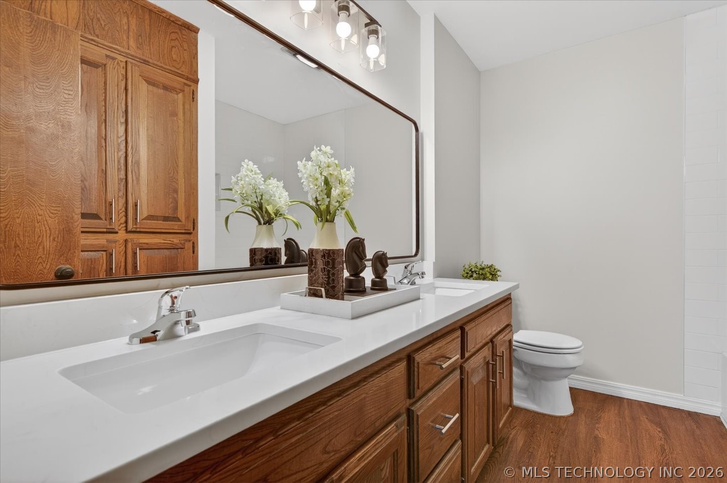 837 Winding Way Property Photo 25