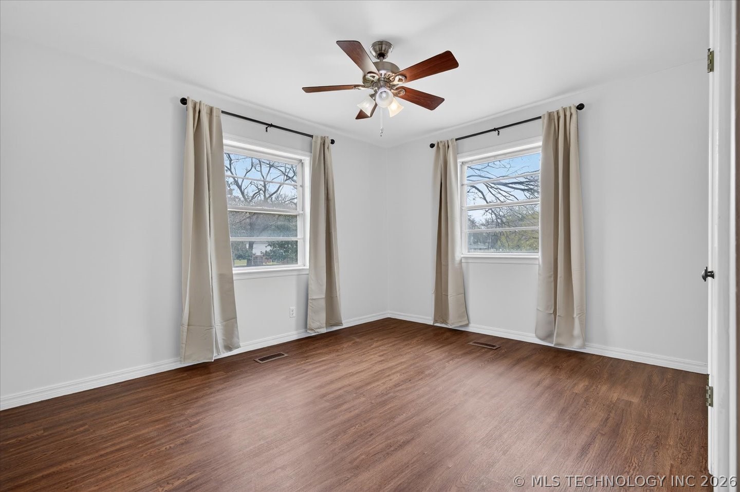 837 Winding Way Property Photo 26