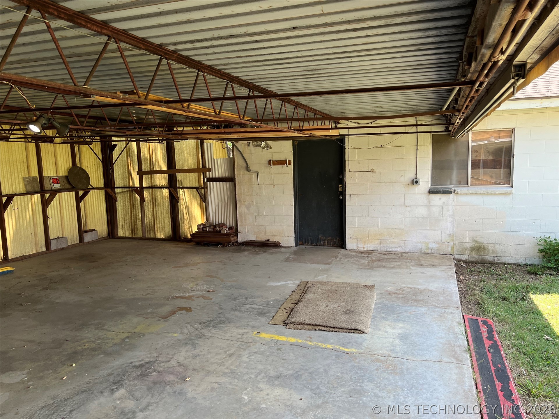 551 S Memorial Drive Property Photo 6