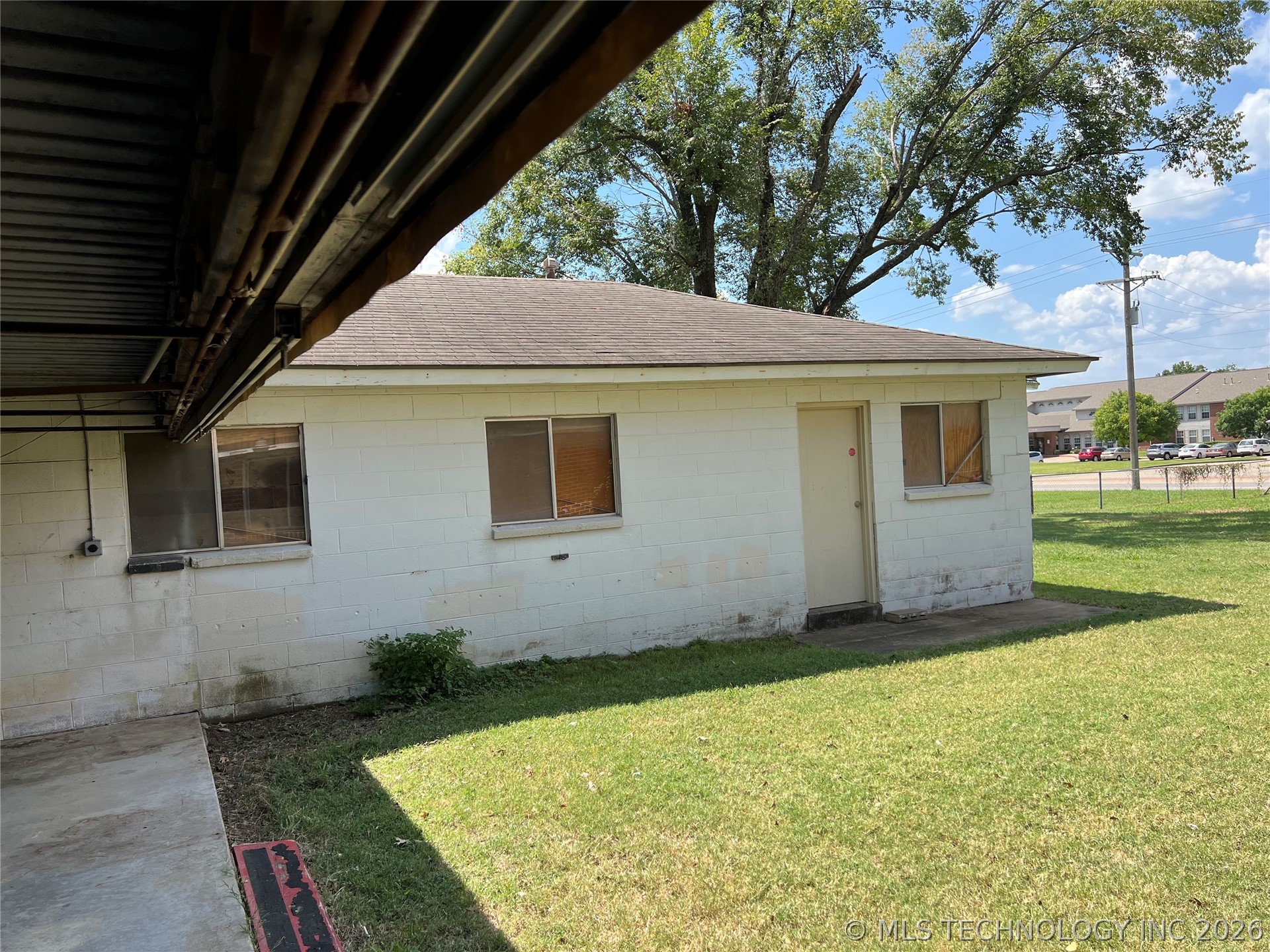 551 S Memorial Drive Property Photo 7