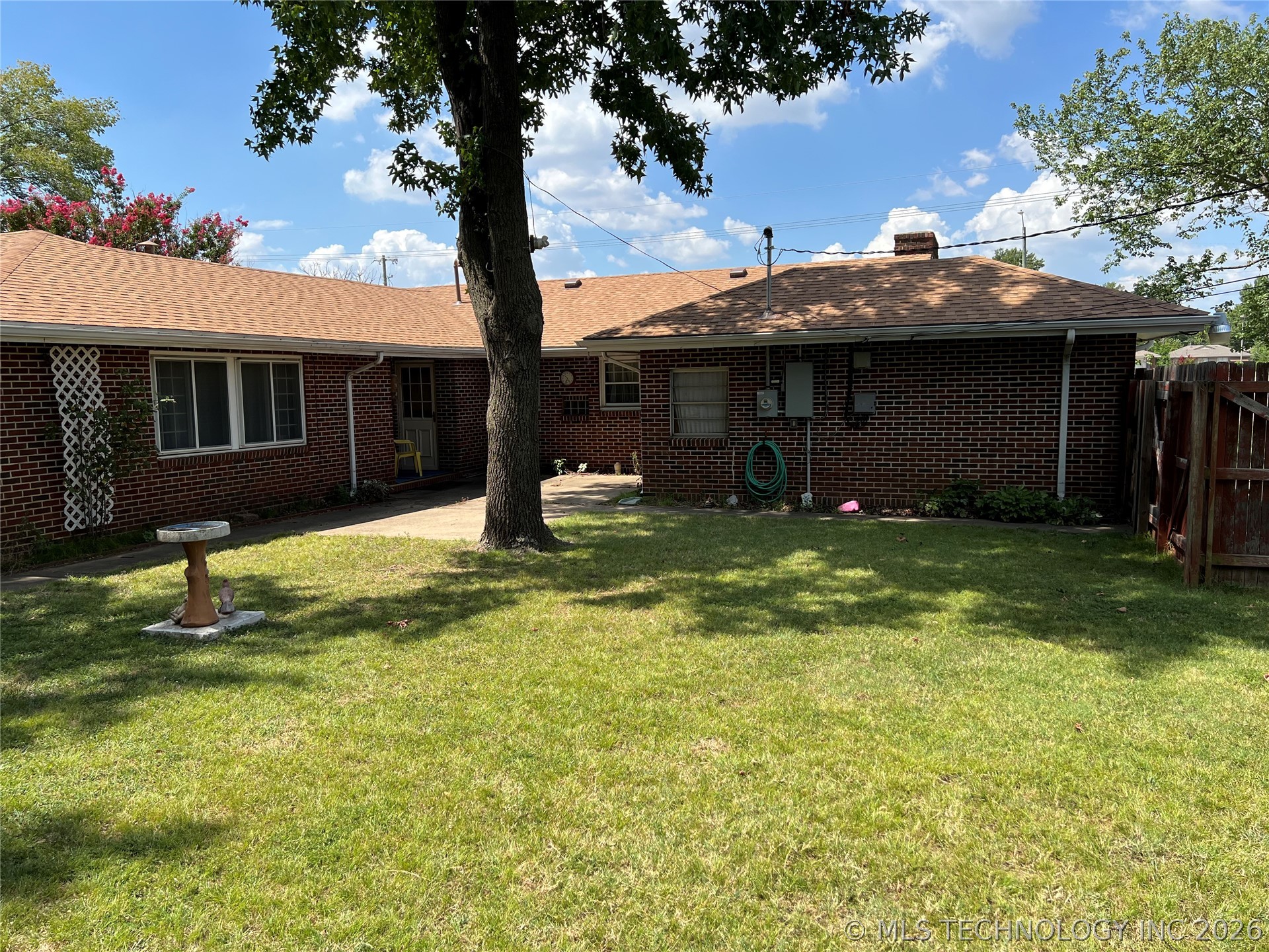 551 S Memorial Drive Property Photo 9
