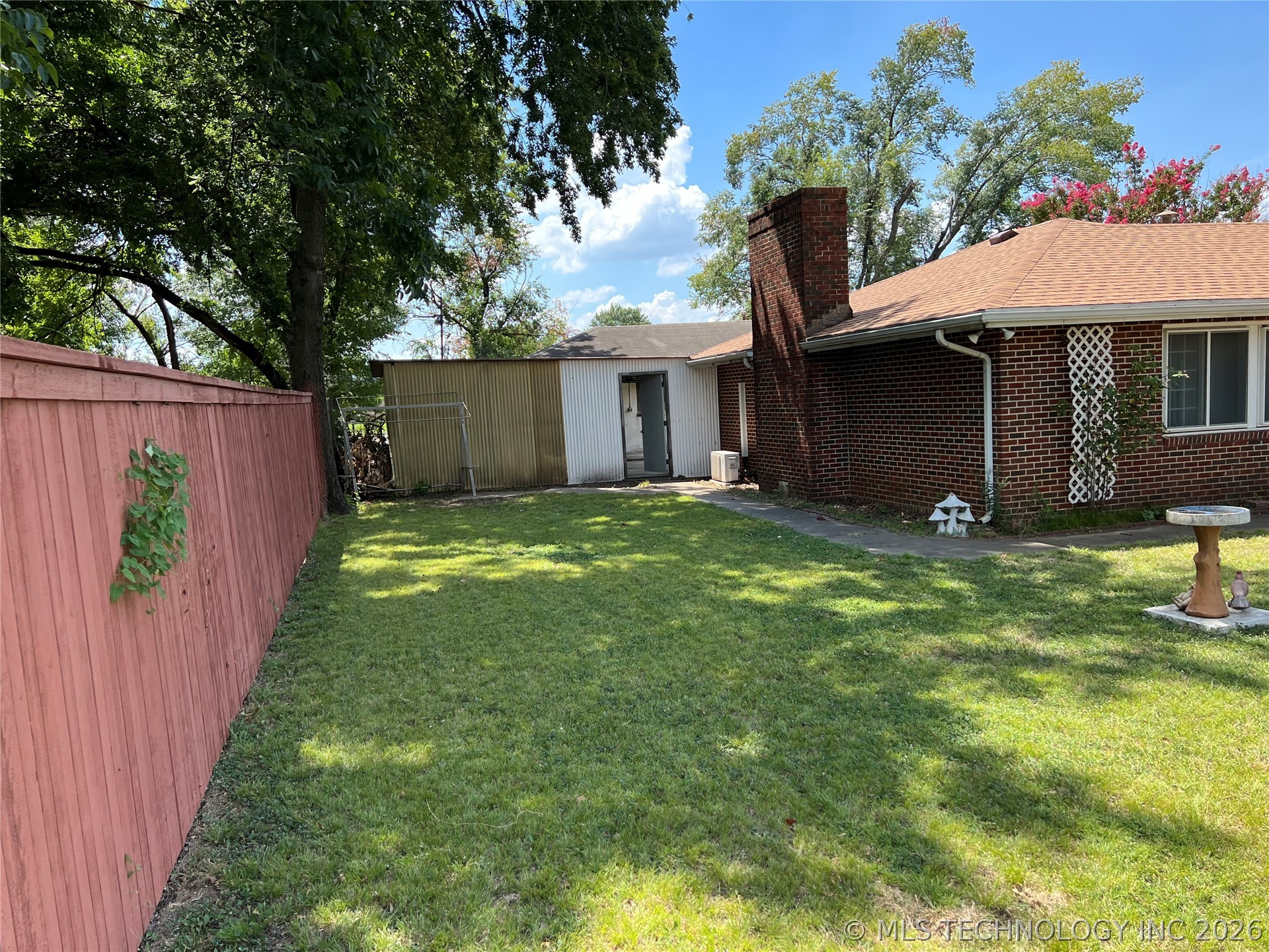 551 S Memorial Drive Property Photo 11