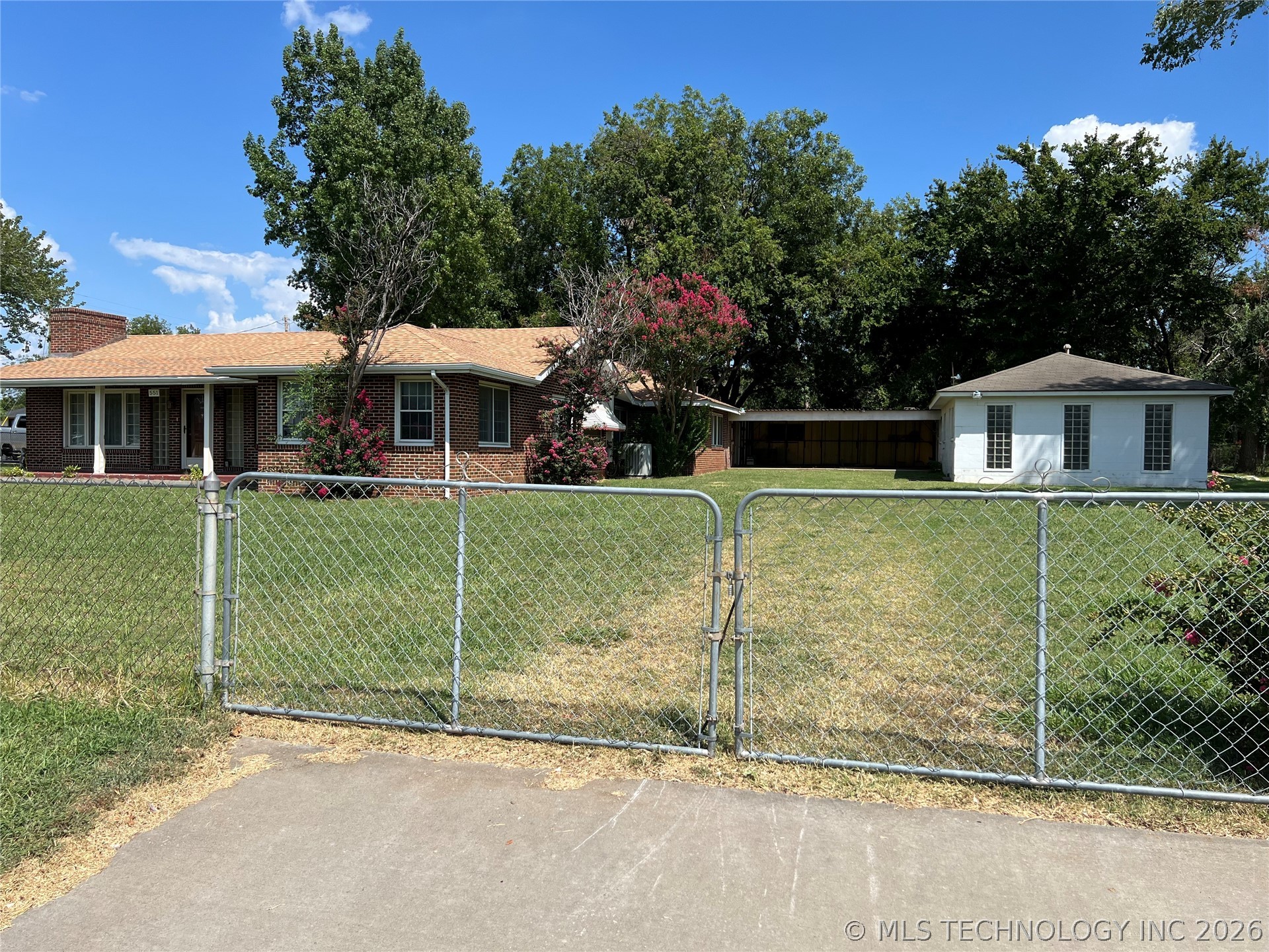 551 S Memorial Drive Property Photo 15