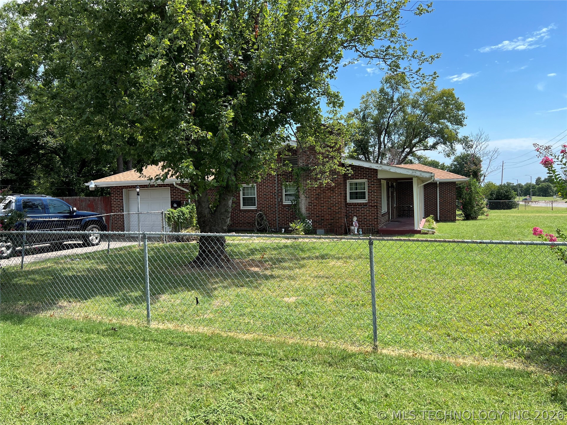 551 S Memorial Drive Property Photo 17