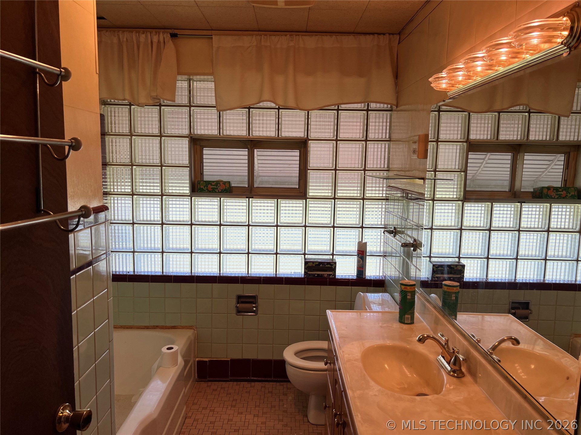 551 S Memorial Drive Property Photo 26