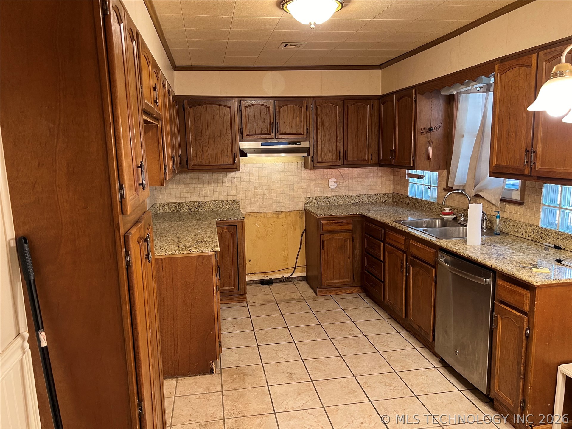 551 S Memorial Drive Property Photo 41