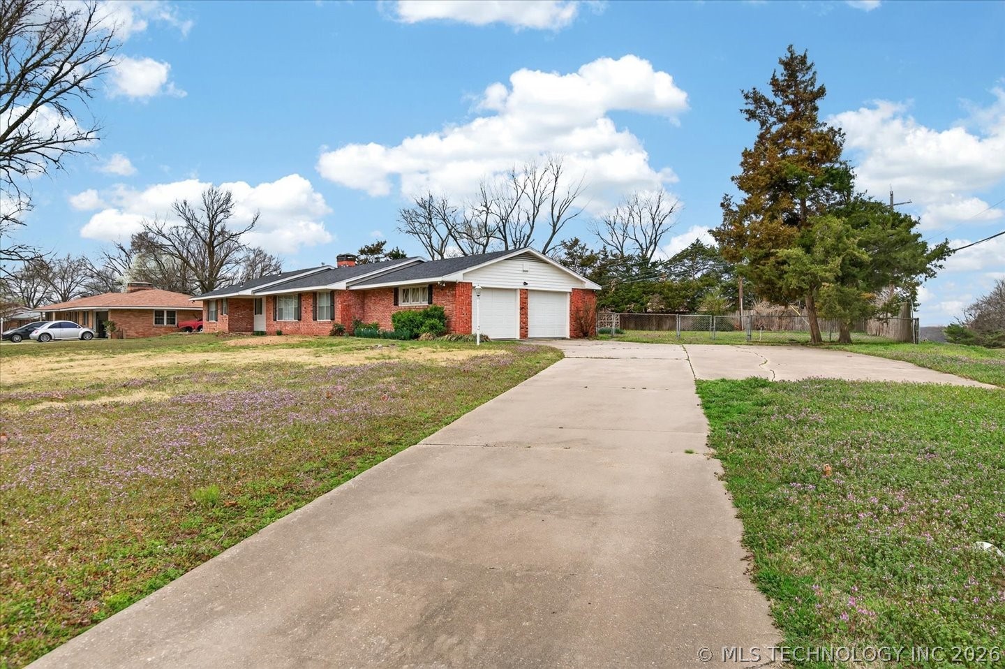 701 Winding Way Property Photo 3