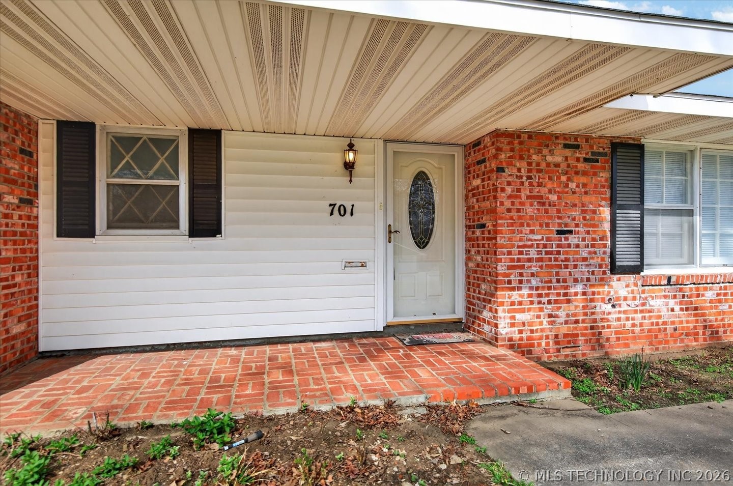 701 Winding Way Property Photo 4
