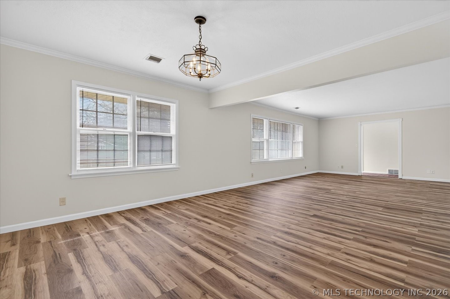 701 Winding Way Property Photo 8