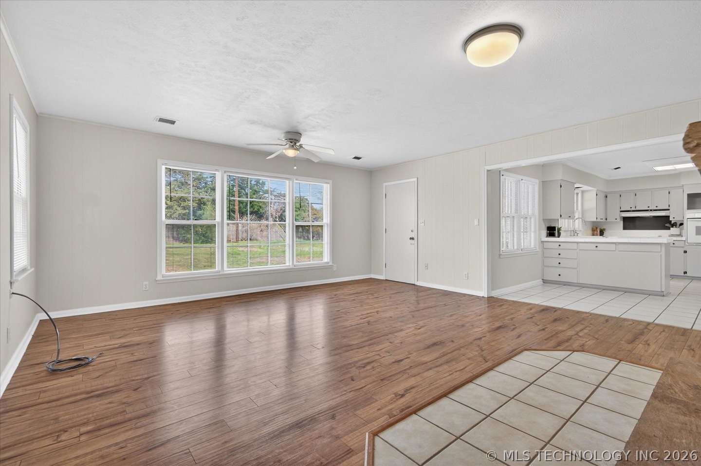 701 Winding Way Property Photo 9