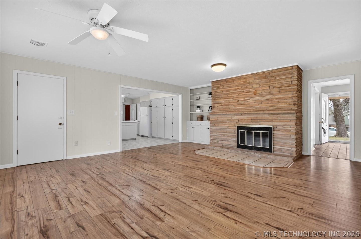701 Winding Way Property Photo 10