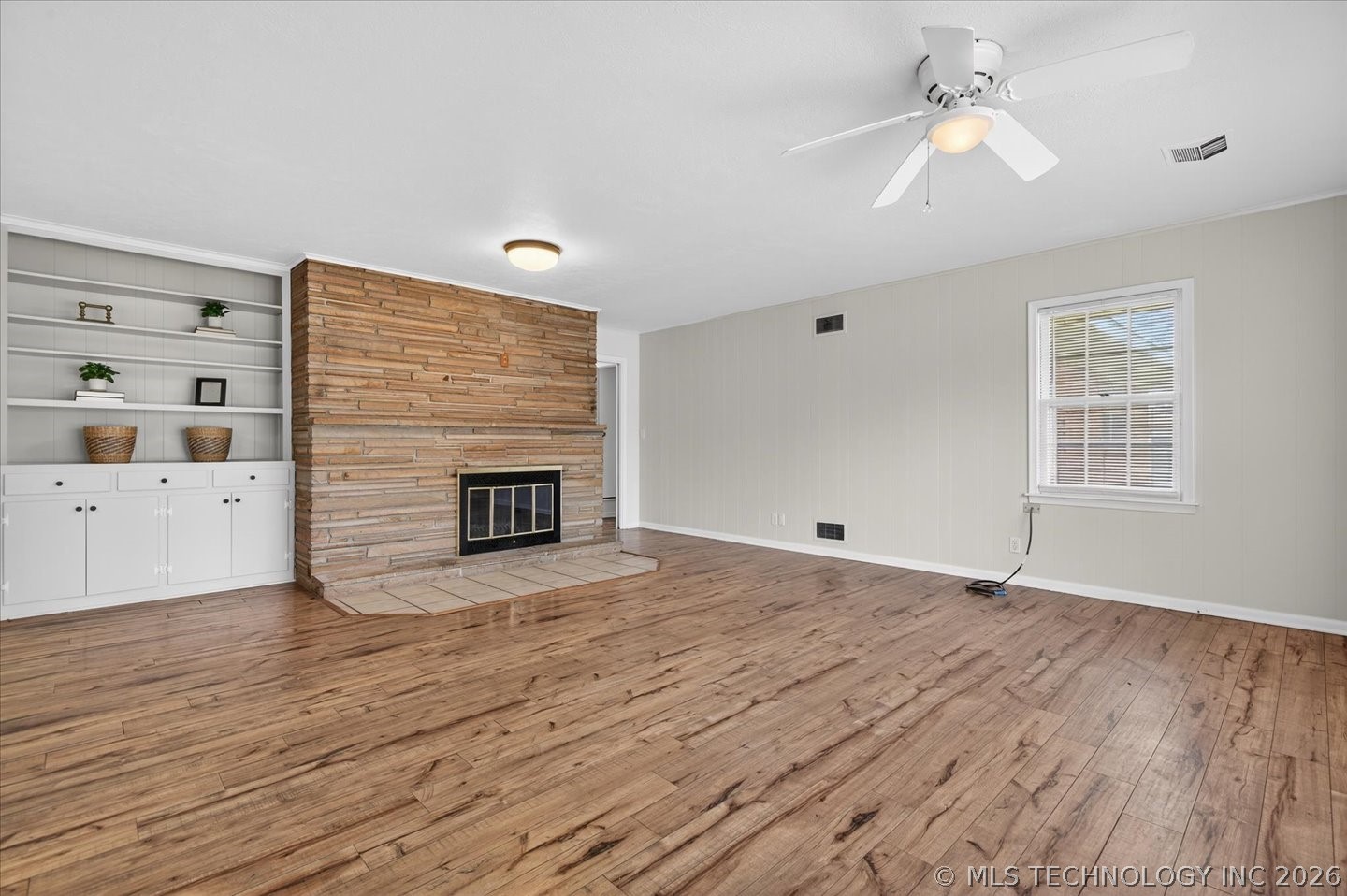 701 Winding Way Property Photo 11